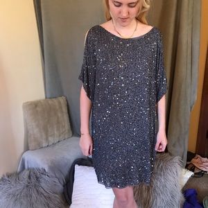 ⭐️Cold shoulder crepe and sequin dress (12)